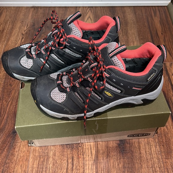 Keen Women’s Koven Waterproof Hiking Shoe - Picture 3 of 8
